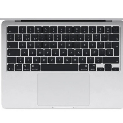 Teclado de computador portátil prateado com teclas pretas