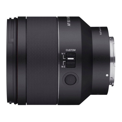 Lente de câmara fotográfica preta com texto AF 50 mm F1.4 e controles de ajuste