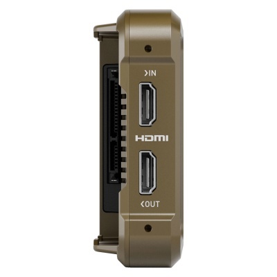 Dispositivo eletrônico verde-oliva com entradas HDMI