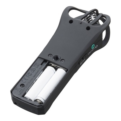 recetor remoto preto com compartimentos para pilhas