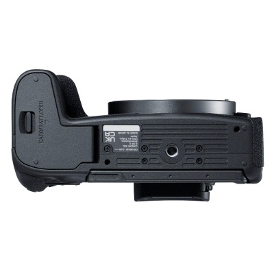 Câmara fotográfica preta vista de baixo com suporte para tripé