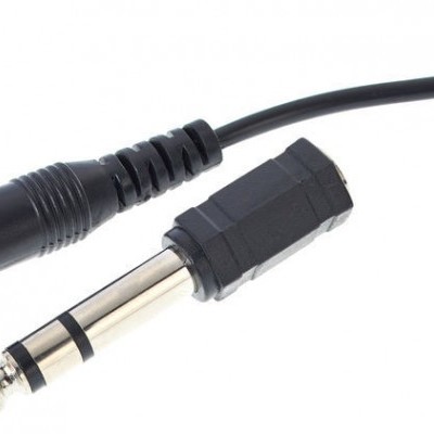 Cabo adaptador de áudio com conectores jack 3,5 mm e 6,35 mm