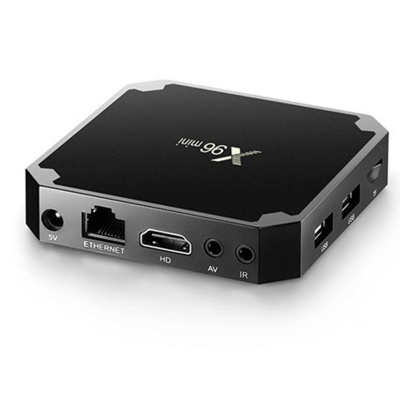 Aparelho X96 mini preto com várias portas de conexão