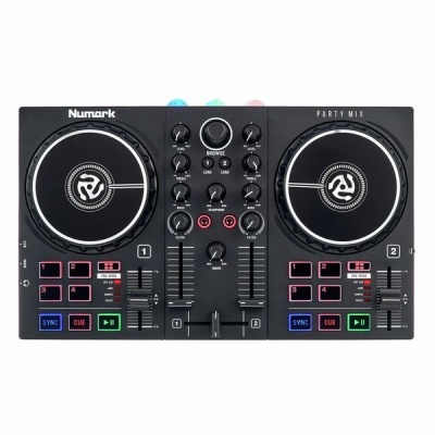 Controlador de DJ Numark Party Mix preto com dois pratos e vários botões coloridos.