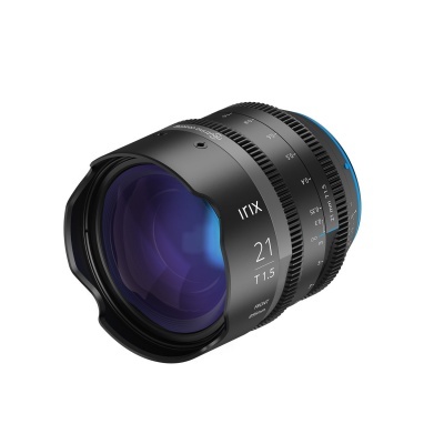 Lente de câmara IRIX 21 mm T1.5 com corpo preto e detalhes azuis