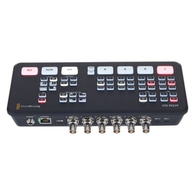 Comutador ATEM 501 preto com botões e conectores