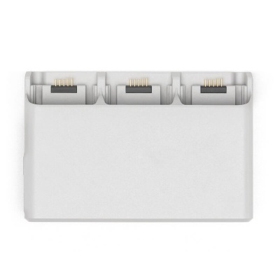 Conector adaptador branco com três portas RJ45