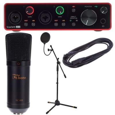 Conjunto de interface áudio, microfone t.bone SC 400, suporte com pop filter e cabo preto