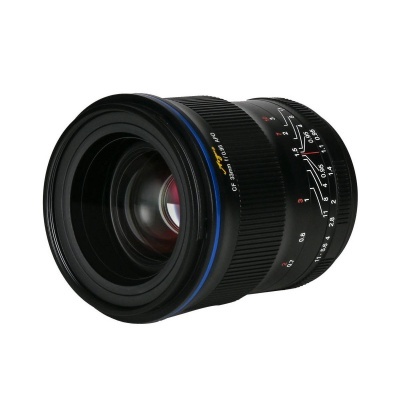 Objetiva de lente para câmera fotográfica preta com anéis de ajuste e marcações