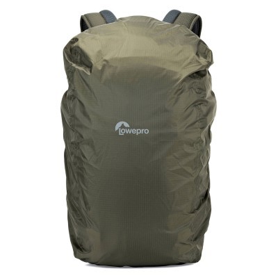 Mochila com capa protetora verde-oliva e logótipo Lowepro