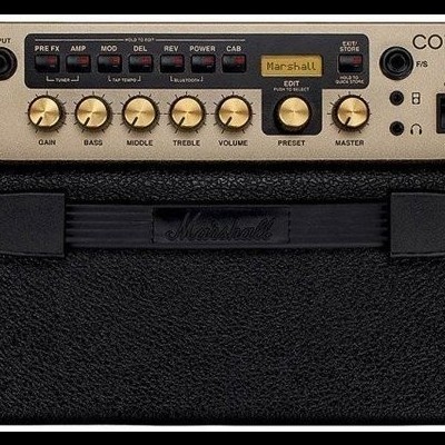 Amplificador de guitarra preto com painel frontal dourado e botões, com texto 'Marshall' e 'CODE 25'