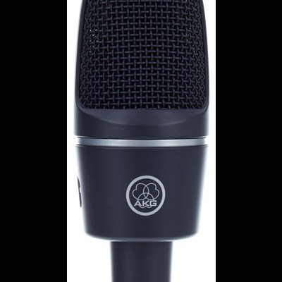 Microfone preto AKG C 3000 com grade metálica e corpo em metal