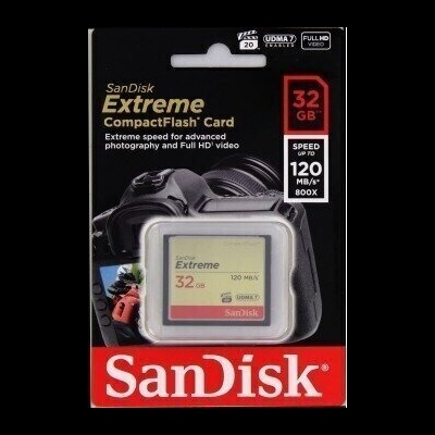 Cartão de memória SanDisk Extreme CompactFlash 32 GB numa embalagem preta e vermelha