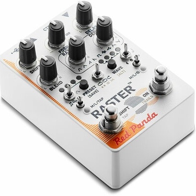 Pedaleira de guitarra elétrica branca com botões pretos e texto Red Panda