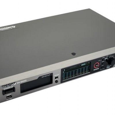 Equipamento eletrónico tipo rack 1U VISICAM D04260