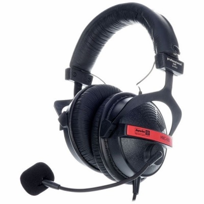 Auricular preto com microfone e almofadas acolchoadas