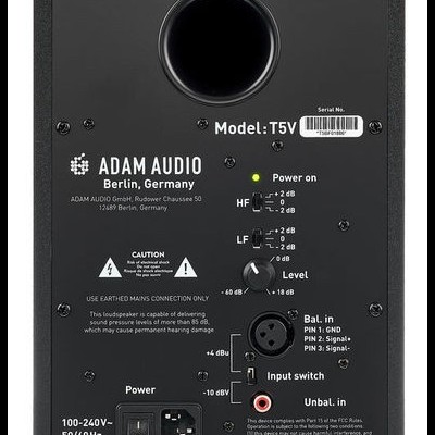 Painel traseiro preto de coluna Adam Audio T5V com controlos e entradas