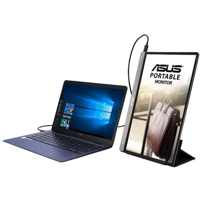 Computador portátil cinzento escuro junto a monitor portátil ASUS num fundo branco