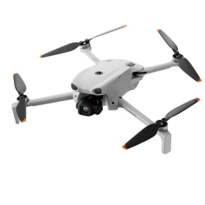 Drone cinzento com câmara e hélices pretas com pontas laranja
