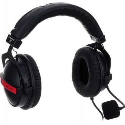 Auriculares pretos com microfone e detalhes vermelhos