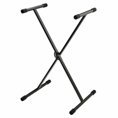 Suporte para teclado tipo X em metal preto com proteções de borracha nas extremidades.