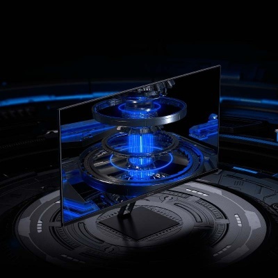 Monitor ultrafino preto exibindo imagem digital futurista em azul e preto