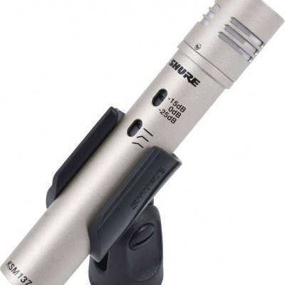 Microfone profissional Shure KSM137 cinza com suporte preto