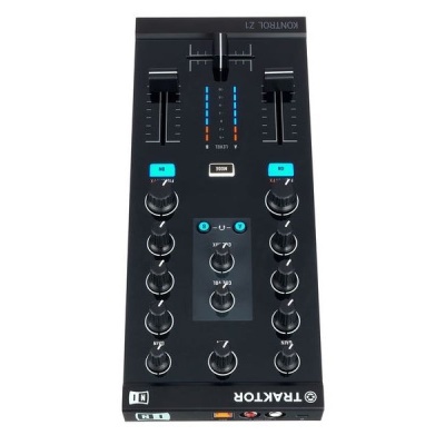 Controlador de mistura de áudio preto TRAKTOR KONTROL Z1 com botões e sliders