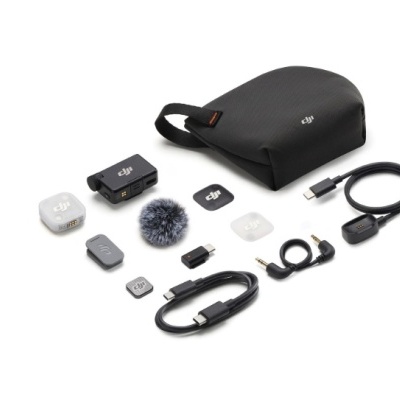 Kit de acessórios DJI com cabos, adaptadores, microfone e bolsa preta