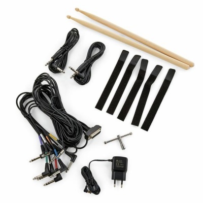 Conjunto de acessórios para bateria eletrónica com cabos, baquetas, tiras e adaptador