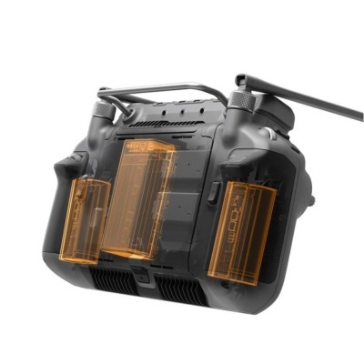 Comando remoto preto com antenas e baterias destacadas