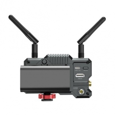 Dispositivo preto com duas antenas e conexões USB-C e HDMI