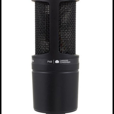 Microfone condensador cardióide preto com estrutura metálica em malha