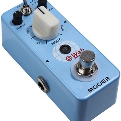 Pedal de efeito para guitarra MOOER azul claro com botões e interruptor