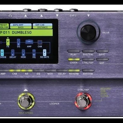 Pedaleira de guitarra MOOER GE 200 com ecrã colorido e pedais cromados