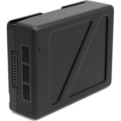 Caixa preta retangular com desenho em relevo e ventilação lateral