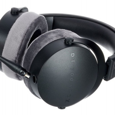 Auscultadores fechados DT 700 PRO X preto e cinzento com almofadas aveludadas.