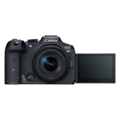 Câmara digital Canon EOS R7 preta com visor LCD articulado aberto