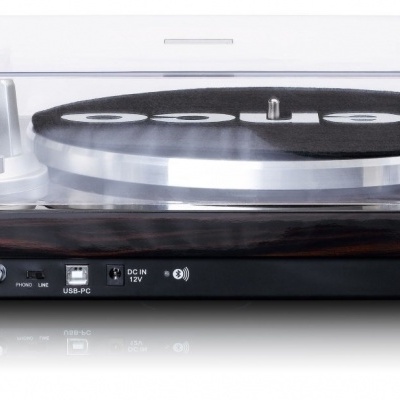 Gira-discos preto com tampa transparente e rótulo 'Lettro' no prato