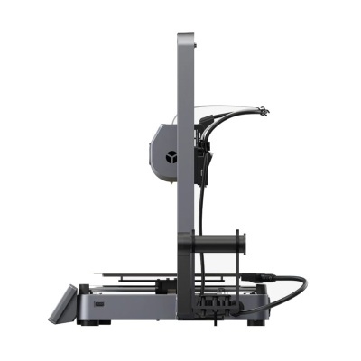 Impressora 3D cinza e preta vista de lado com estrutura metálica e alimentador na parte superior