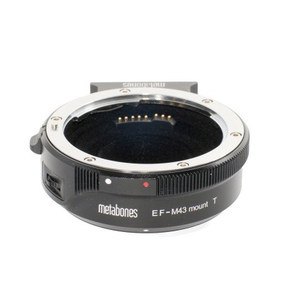 Adaptador de montagem Metabones EF-M43 mount T preto e prateado