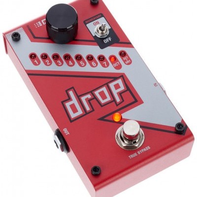 Pedal para guitarra Drop vermelho e cinza com botões e interruptor
