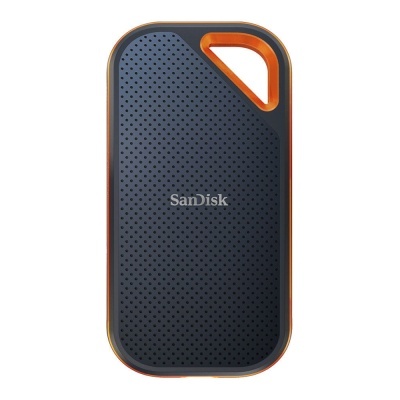 Dispositivo portátil SanDisk preto com detalhes em laranja