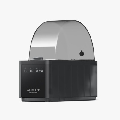 Impressora 3D Bambu Lab AMS HT preta com visor digital e cobertura transparente curva