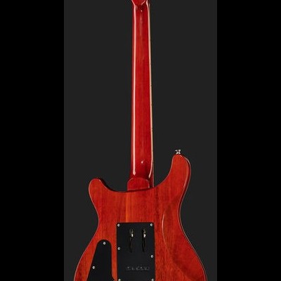 Guitarra elétrica vermelha vista de trás com tampas pretas para eletrónica e seis cravelhas.