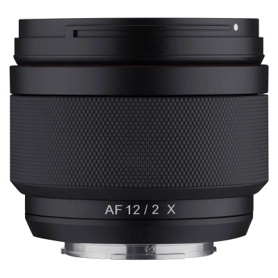 Objetiva fotográfica preta com texto AF 12/2 X