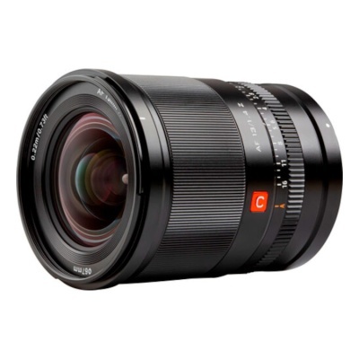 Lente fotográfica preta de 11-24mm F2.8 com anéis de ajuste e marcação AF