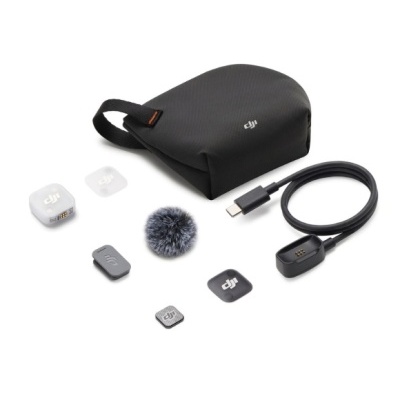 Conjunto de acessórios DJI com bolsa preta, cabo USB-C e protetores