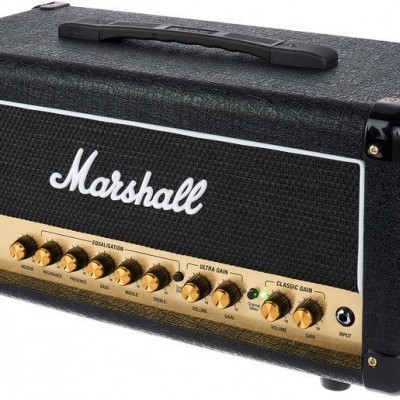 Cabeçote de amplificador de guitarra Marshall preto com painel dourado e botões.