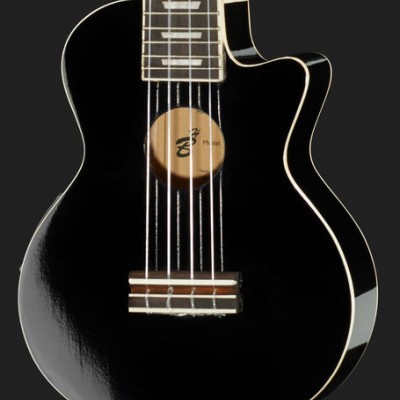 Violão electroacústico preto com cordas e escala